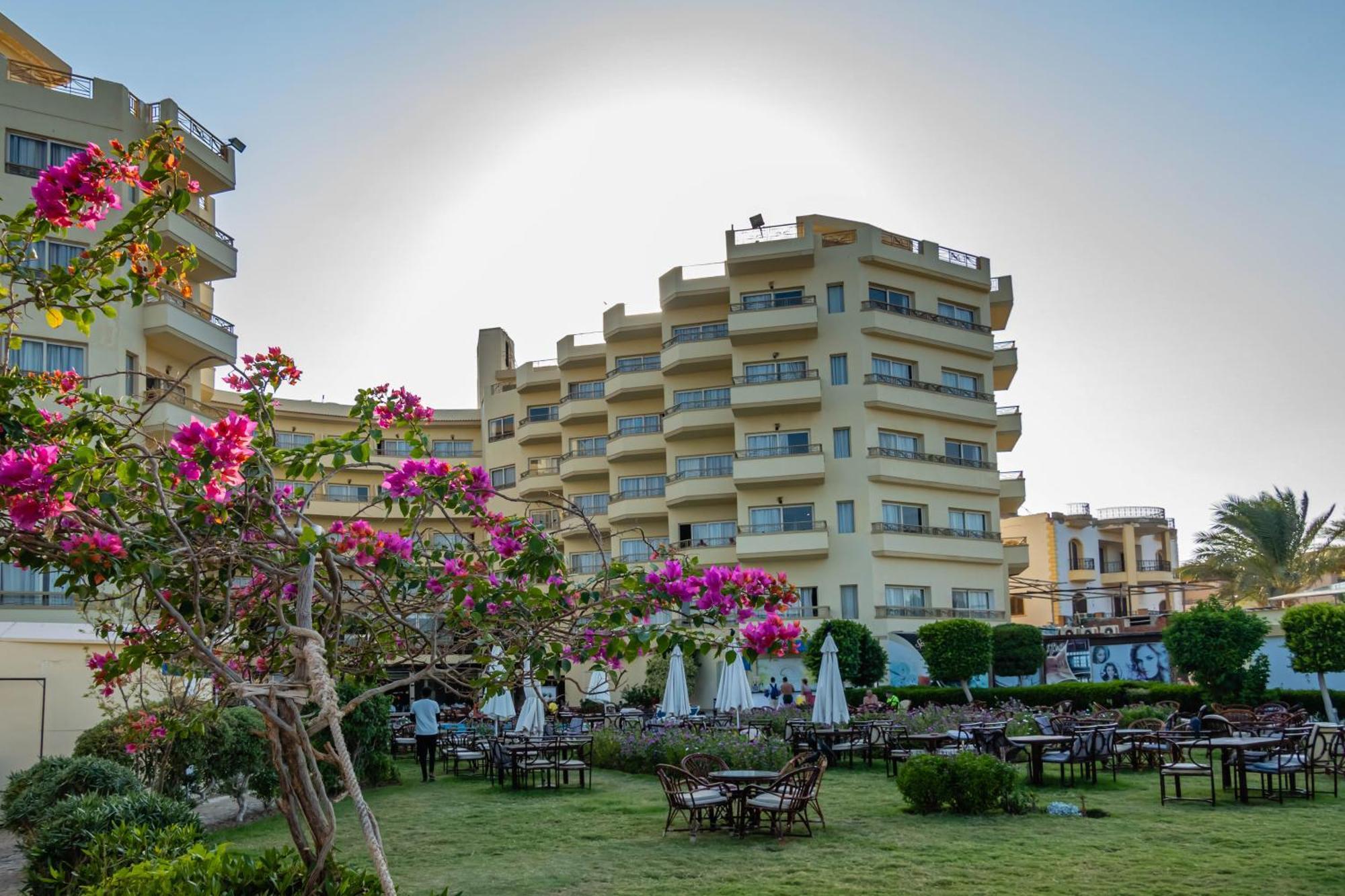 Magic Beach Hotel Хургада Екстериор снимка